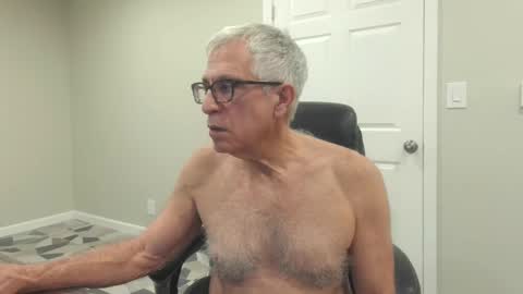 Snapshot of fitman999 chatting on 22, 12, 2024 Jon online show from 22, 12, 2024