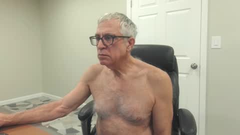 Snapshot of fitman999 chatting on 25, 12, 2024 Jon online show from 25, 12, 2024