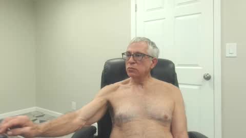 Snapshot of fitman999 chatting on 25, 12, 2024 Jon online show from 25, 12, 2024