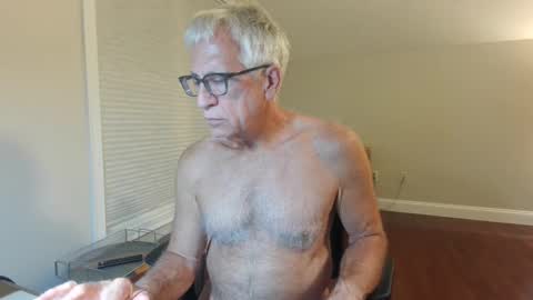 Snapshot of fitman999 chatting on 10, 9, 2025 Jon online show from 10, 9, 2025