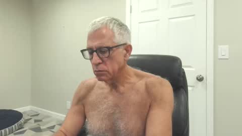 Snapshot of fitman999 chatting on 29, 9, 2025 Jon online show from 29, 9, 2025