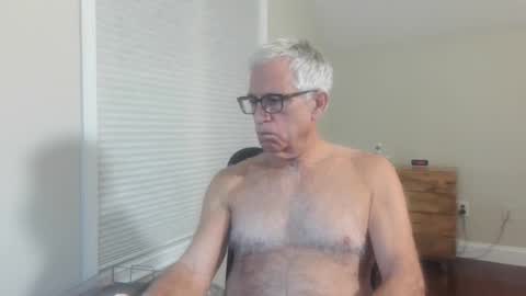 Snapshot of fitman999 chatting on 4, 11, 2025 Jon online show from 4, 11, 2025