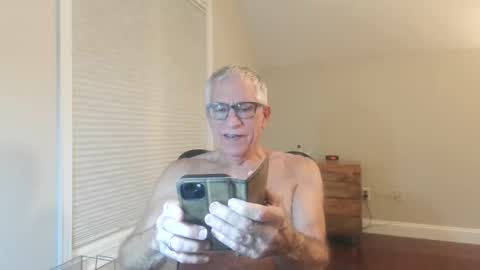 Snapshot of fitman999 chatting on 27, 11, 2025 Jon online show from 27, 11, 2025