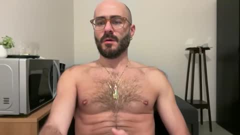 Snapshot of fla85 chatting on 18, 12, 2025 Fla is short for Flavio online show from 18, 12, 2025