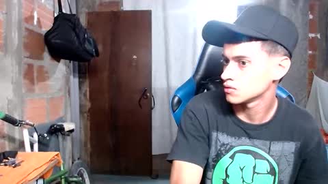 Snapshot of flacolatind chatting on 23, 11, 2025 FLACO online show from 23, 11, 2025