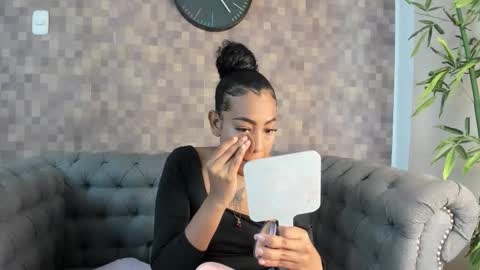 Snapshot of flavia_cruz chatting on 30, 10, 2025 Flavia online show from 30, 10, 2025