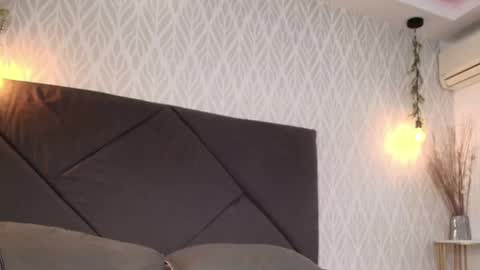 Snapshot of flavia_cruz chatting on 9, 11, 2025 Flavia online show from 9, 11, 2025