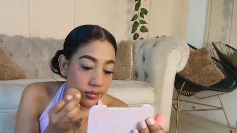 Snapshot of flavia_cruz chatting on 4, 12, 2025 Flavia online show from 4, 12, 2025