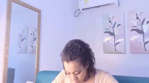 Snapshot of flavia_cruz chatting on 16, 6, 2026 Flavia online show from 16, 6, 2026