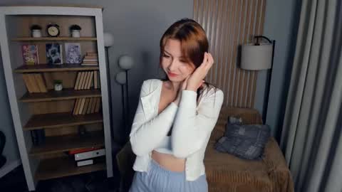 Snapshot of flawfull chatting on 9, 10, 2025 Cheryl 3 online show from 9, 10, 2025