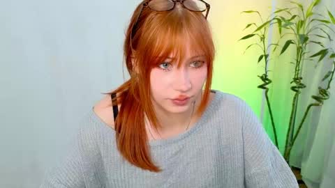 Snapshot of fleur_fox chatting on 28, 5, 2026 fleur_fox online show from 28, 5, 2026