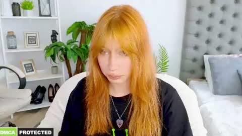 Snapshot of fleur_fox chatting on 16, 7, 2026 fleur_fox online show from 16, 7, 2026