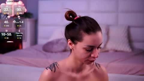 Snapshot of flirty_fawn chatting on 14, 12, 2025 Ana online show from 14, 12, 2025