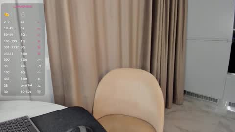 Snapshot of flirtykitty_ chatting on 24, 10, 2025 Emely online show from 24, 10, 2025