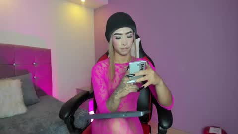 Snapshot of flor_pink chatting on 7, 6, 2026 Flor online show from 7, 6, 2026