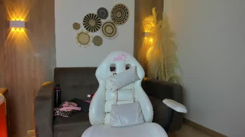 Snapshot of flor_pink chatting on 9, 7, 2026 Flor online show from 9, 7, 2026