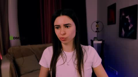 Snapshot of flora_ri chatting on 30, 1, 2025 just ask me online show from 30, 1, 2025