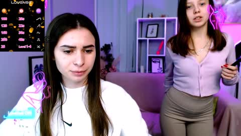 Snapshot of flora_ri chatting on 4, 2, 2025 just ask me online show from 4, 2, 2025