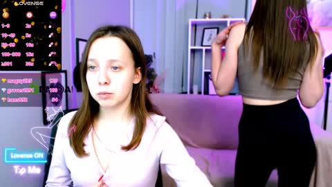 Snapshot of flora_ri chatting on 4, 2, 2025 just ask me online show from 4, 2, 2025