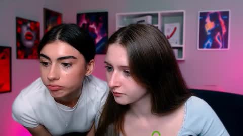 Snapshot of flora_ri chatting on 18, 9, 2025 just ask me online show from 18, 9, 2025