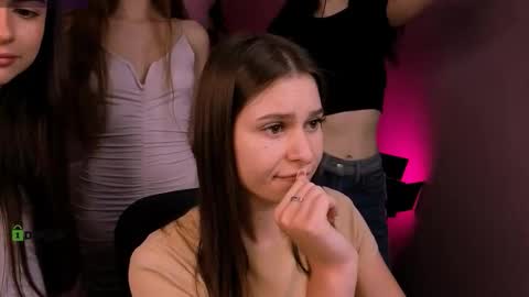 Snapshot of flora_ri chatting on 13, 10, 2025 just ask me online show from 13, 10, 2025