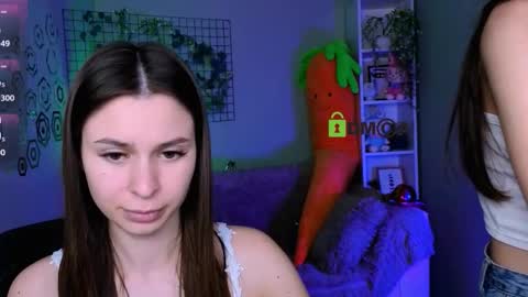 Snapshot of flora_ri chatting on 4, 11, 2025 just ask me online show from 4, 11, 2025