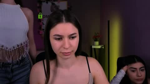 Snapshot of flora_ri chatting on 16, 12, 2025 just ask me online show from 16, 12, 2025