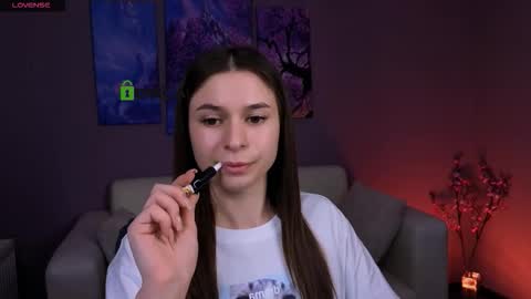 Snapshot of flora_ri chatting on 19, 12, 2025 just ask me online show from 19, 12, 2025