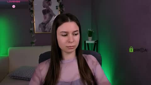 Snapshot of flora_ri chatting on 8, 1, 2026 just ask me online show from 8, 1, 2026