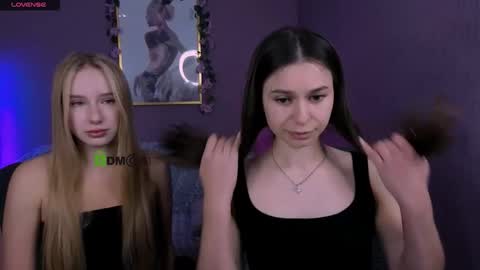 Snapshot of flora_ri chatting on 10, 1, 2026 just ask me online show from 10, 1, 2026