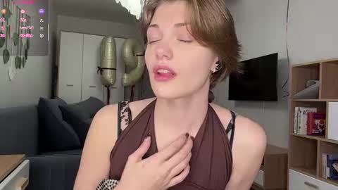 Snapshot of florenceheatly chatting on 14, 6, 2026 Flora online show from 14, 6, 2026