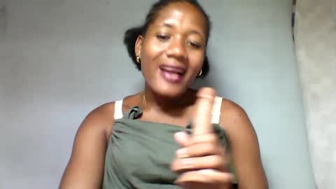 Snapshot of florencia011 chatting on 12, 2, 2025 florencia011 online show from 12, 2, 2025