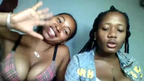 Snapshot of florencia011 chatting on 21, 2, 2025 florencia011 online show from 21, 2, 2025