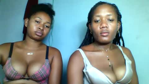 Snapshot of florencia011 chatting on 22, 2, 2025 florencia011 online show from 22, 2, 2025