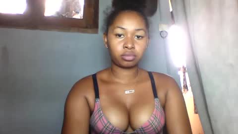 Snapshot of florencia011 chatting on 23, 2, 2025 florencia011 online show from 23, 2, 2025