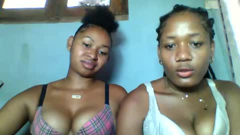 Snapshot of florencia011 chatting on 23, 2, 2025 florencia011 online show from 23, 2, 2025