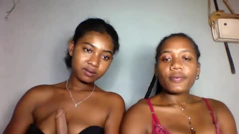 Snapshot of florencia011 chatting on 7, 3, 2025 florencia011 online show from 7, 3, 2025