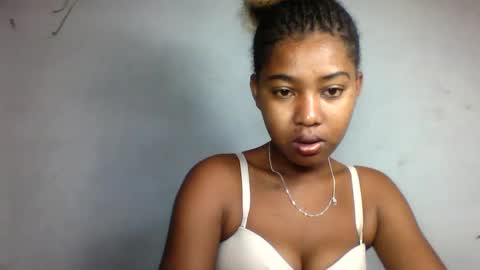 Snapshot of florencia011 chatting on 12, 3, 2025 florencia011 online show from 12, 3, 2025