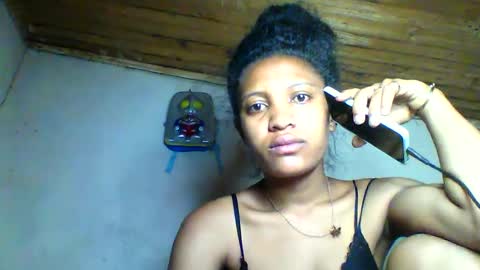 Snapshot of florencia011 chatting on 21, 10, 2025 florencia011 online show from 21, 10, 2025