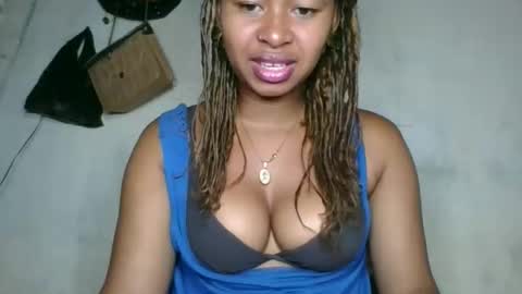 Snapshot of florencia011 chatting on 29, 10, 2025 florencia011 online show from 29, 10, 2025