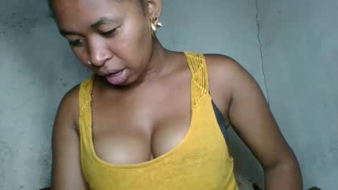 Snapshot of florencia011 chatting on 31, 10, 2025 florencia011 online show from 31, 10, 2025