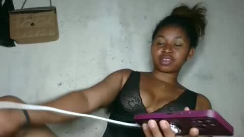 Snapshot of florencia011 chatting on 5, 11, 2025 florencia011 online show from 5, 11, 2025