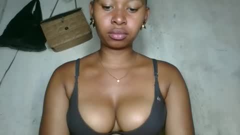 Snapshot of florencia011 chatting on 9, 11, 2025 florencia011 online show from 9, 11, 2025