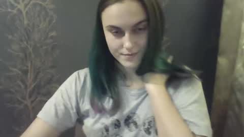 Snapshot of flower_bluee chatting on 4, 12, 2024 Ambika 3 online show from 4, 12, 2024