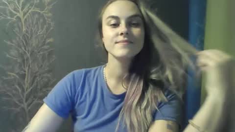 Snapshot of flower_bluee chatting on 9, 9, 2025 Ambika 3 online show from 9, 9, 2025