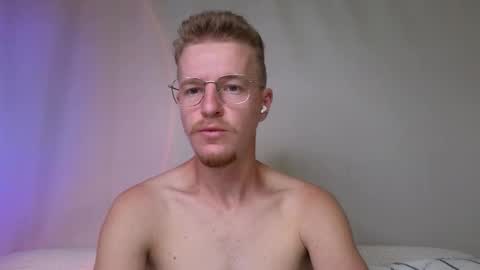 Snapshot of flower_haze chatting on 13, 10, 2025 Alexander online show from 13, 10, 2025