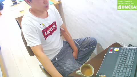 Snapshot of flowerbox chatting on 30, 12, 2024 flowerbox online show from 30, 12, 2024