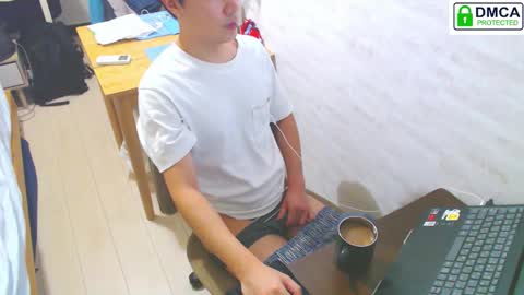 Snapshot of flowerbox chatting on 18, 10, 2025 flowerbox online show from 18, 10, 2025