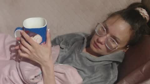 Snapshot of flowercandydoll chatting on 10, 4, 2026 say meow and send tip online show from 10, 4, 2026