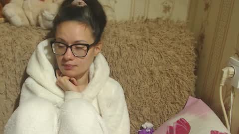 Snapshot of flowercandydoll13 chatting on 25, 12, 2024 say meow and send tip online show from 25, 12, 2024